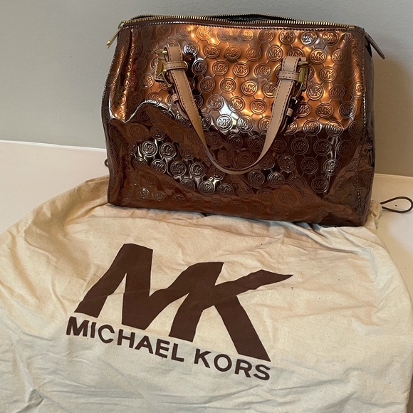 Michael Kors - Picture 1 of 3